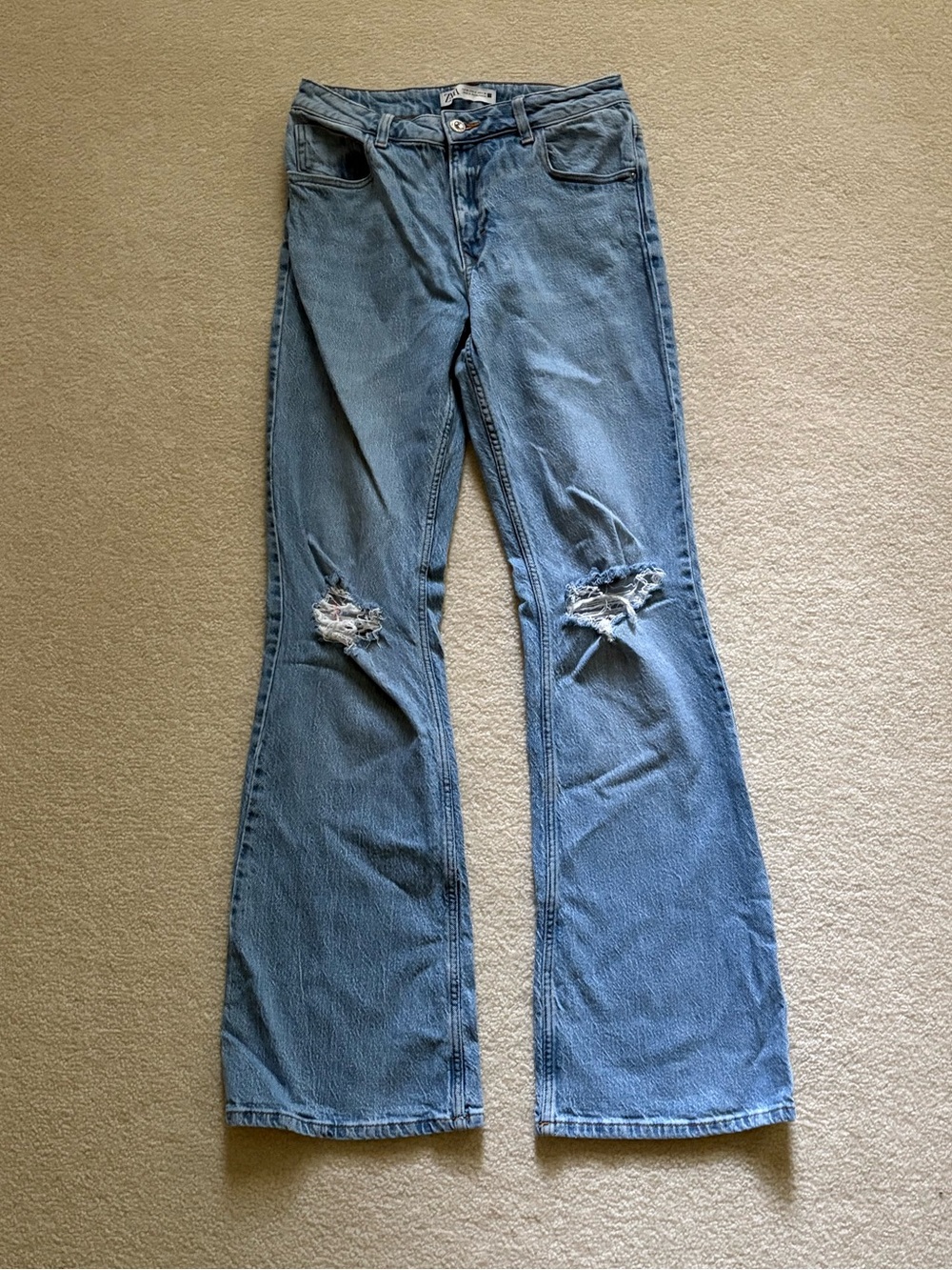 Zara Women’s Distressed Flare Jeans. Size 6.